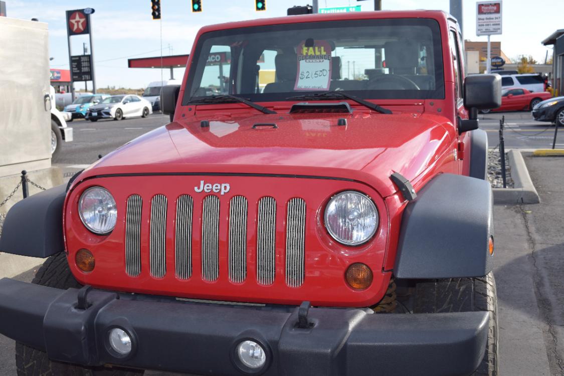 2010 RED /GRAY Jeep Wrangler Sport 4WD (1J4AA2D17AL) with an 3.8L V6 OHV 12V engine, 6-SPEED transmission, located at 607 W Columbia Drive, Kennewick, WA, 99336, (509) 582-8818, 46.216743, -119.126404 - FOR MORE INFORMATION PLEASE GIVE US A CALL TOLL FREE AT 509-582-8818 OR FOR MORE OPTIONS PLEASE VIEW OUR INVENTORY ON THE WEB AT USAAUTOSALES.NET Si te gusta este vehiculo y usted tiene preguntas, por favor llame gratis al numero (509) 582-8818 y alguien le ayudara. VEHICLE PRICE DOES NOT INCLUDE TA - Photo #1